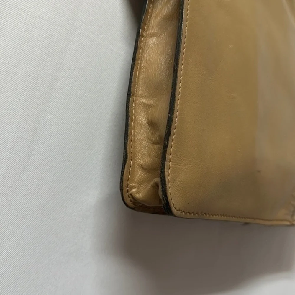 Vintage 1970’s tan Le Pouch vintage shoulder bag zippered pocket w‎ snap front